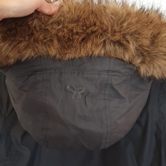 Aritzia TNA Women's Winter Parka - Picture 5 of 8